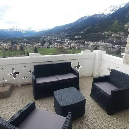 Apartment Luxury In The Castle In *
